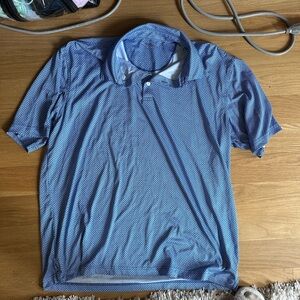 Collared short sleeved shirt